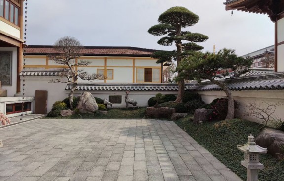 宁波寺院殿堂装修材料选择，实木石材与仿古砖搭配技巧